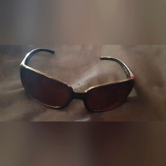 BabyPhat shades with blakish tent silver branding lenses have little scratches - Picture 2 of 4